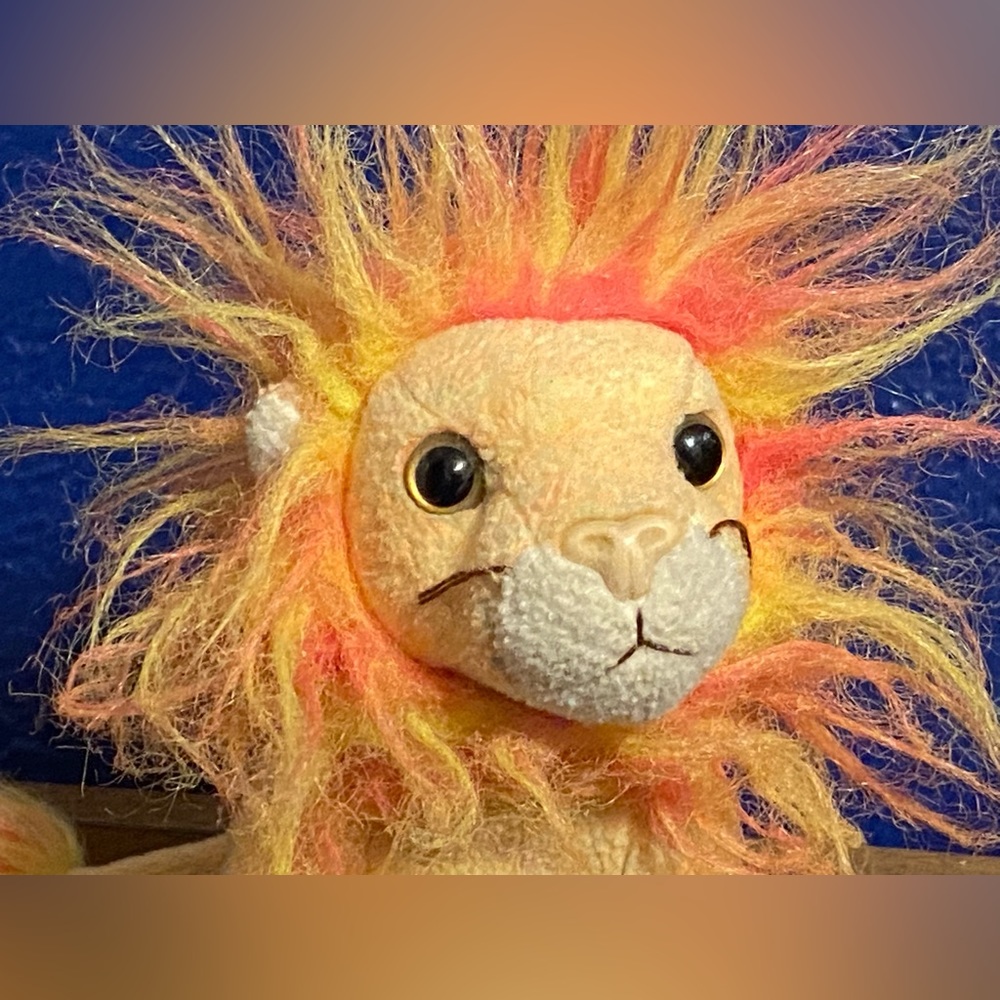 Vintage 2000 Bushy Lion TY Beanie Baby Collection